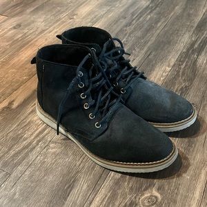 Tom’s Navy Suede Boots